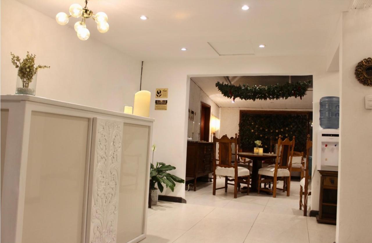 Casa De Hospedaje Vivaio ไพพ่า ภายนอก รูปภาพ