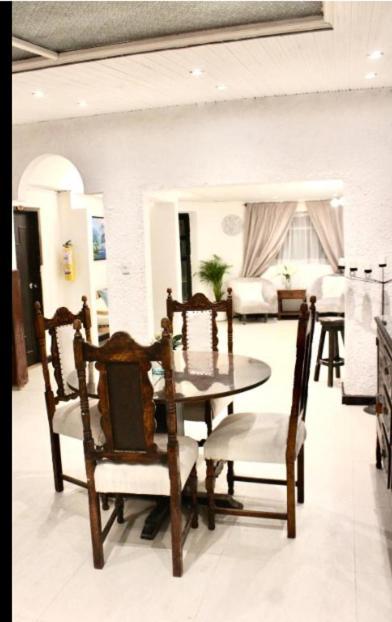 Casa De Hospedaje Vivaio ไพพ่า ภายนอก รูปภาพ